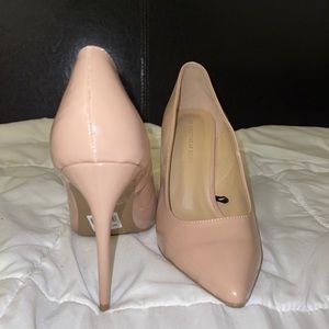 NUDE PUMPS SIZE 8